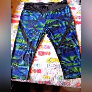 DANSKIN NOW DRI MORE ATHLETIC CAPRIS. SIZE XL